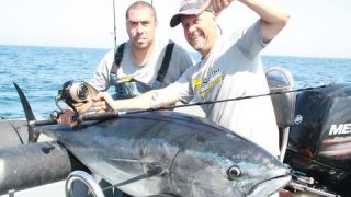 pêche au thon rouge avec yannick deslandes à la rochelle avec départ en direct. pêche en mer
