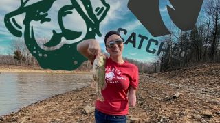 My GIRLFRIEND Catches Her FIRST BIGGIIN’ of 2021 – Bass Fishing